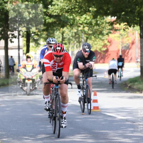 11.08.2024 - GEWOBA Citytriathlon Bremen H.Heesch http://msf.ph/oto/6769021 11.08.2024 10:24:36 Radfahren 2, 18, 67, 68, 88 meine-sportfotos.de