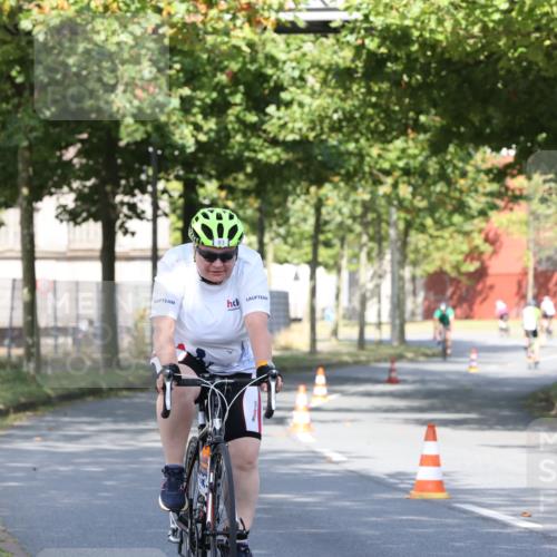 11.08.2024 - GEWOBA Citytriathlon Bremen H.Heesch http://msf.ph/oto/6769066 11.08.2024 10:25:31 Radfahren 13, 28, 83, 111 meine-sportfotos.de