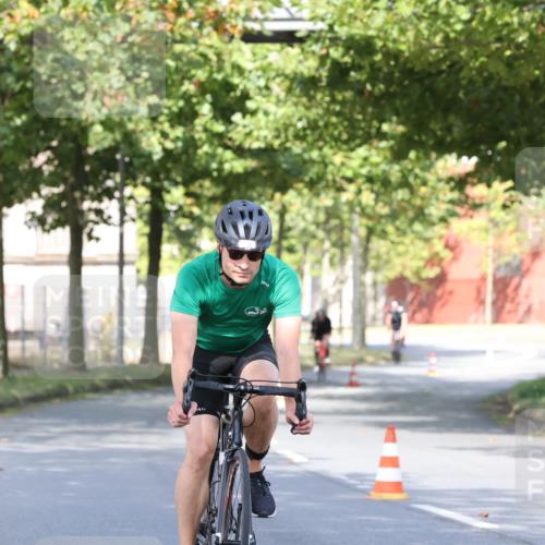 11.08.2024 - GEWOBA Citytriathlon Bremen H.Heesch http://msf.ph/oto/6769137 11.08.2024 10:25:42 Radfahren 12, 13, 93, 111 meine-sportfotos.de