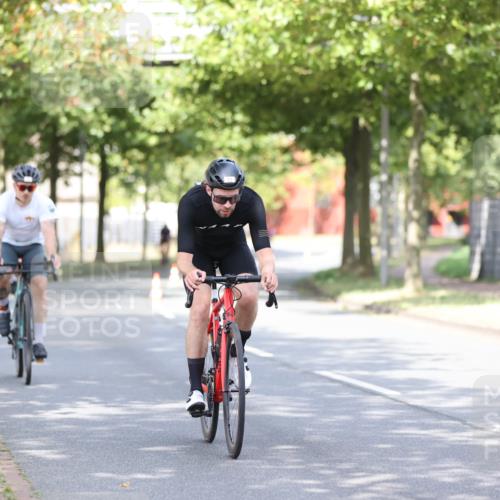 11.08.2024 - GEWOBA Citytriathlon Bremen H.Heesch http://msf.ph/oto/6769226 11.08.2024 10:42:34 Radfahren 12, 67, 68, 74, 88, 106 meine-sportfotos.de