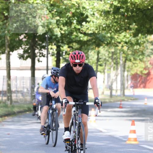 11.08.2024 - GEWOBA Citytriathlon Bremen H.Heesch http://msf.ph/oto/6769314 11.08.2024 10:27:48 Radfahren 100, 115 meine-sportfotos.de