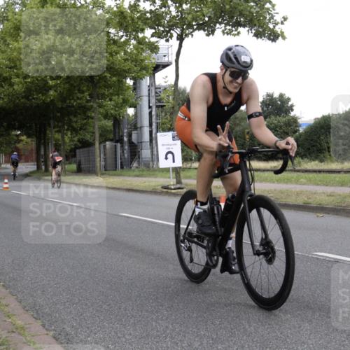 11.08.2024 - GEWOBA Citytriathlon Bremen H.Heesch http://msf.ph/oto/6769378 11.08.2024 11:42:38 Radfahren 877 meine-sportfotos.de