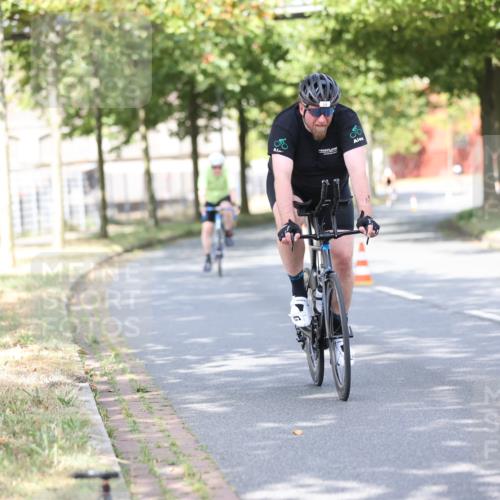 11.08.2024 - GEWOBA Citytriathlon Bremen H.Heesch http://msf.ph/oto/6769459 11.08.2024 10:42:55 Radfahren 18, 21, 67, 70, 88, 101, 116 meine-sportfotos.de