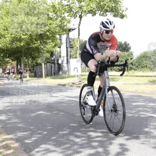 11.08.2024 - GEWOBA Citytriathlon Bremen H.Heesch http://msf.ph/oto/6769460 11.08.2024 11:45:02 Radfahren 763, 827, 916, 927, 956, 964, 973, 996, 1030 meine-sportfotos.de