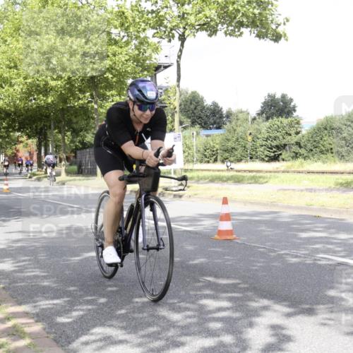 11.08.2024 - GEWOBA Citytriathlon Bremen H.Heesch http://msf.ph/oto/6769465 11.08.2024 11:45:04 Radfahren 827, 916, 927, 956, 964, 973, 996, 1030 meine-sportfotos.de