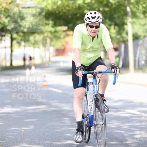 11.08.2024 - GEWOBA Citytriathlon Bremen H.Heesch http://msf.ph/oto/6769522 11.08.2024 10:42:57 Radfahren 18, 21, 70, 101, 116 meine-sportfotos.de