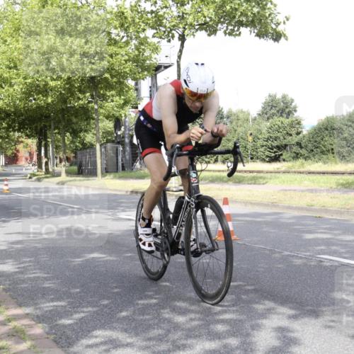 11.08.2024 - GEWOBA Citytriathlon Bremen H.Heesch http://msf.ph/oto/6769523 11.08.2024 11:46:06 Radfahren 755, 775, 806, 845, 853, 954, 962 meine-sportfotos.de