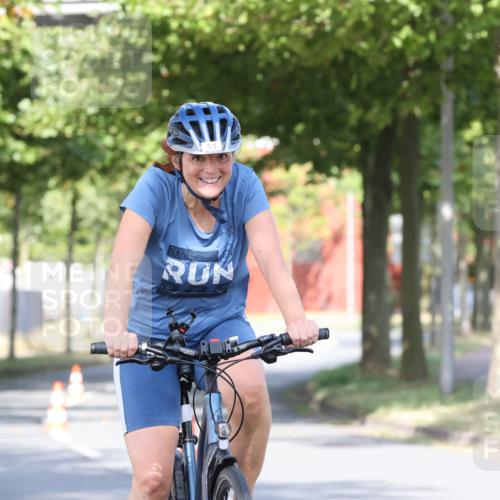 11.08.2024 - GEWOBA Citytriathlon Bremen H.Heesch http://msf.ph/oto/6769528 11.08.2024 10:28:27 Radfahren 53, 89, 90 meine-sportfotos.de