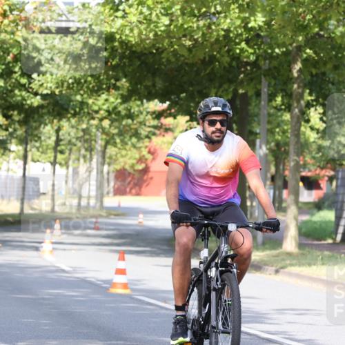 11.08.2024 - GEWOBA Citytriathlon Bremen H.Heesch http://msf.ph/oto/6769670 11.08.2024 10:30:29 Radfahren 19 meine-sportfotos.de