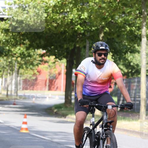 11.08.2024 - GEWOBA Citytriathlon Bremen H.Heesch http://msf.ph/oto/6769690 11.08.2024 10:30:29 Radfahren 19 meine-sportfotos.de