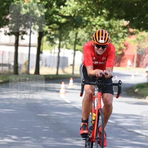 11.08.2024 - GEWOBA Citytriathlon Bremen H.Heesch http://msf.ph/oto/6769727 11.08.2024 10:32:33 Radfahren 63 meine-sportfotos.de