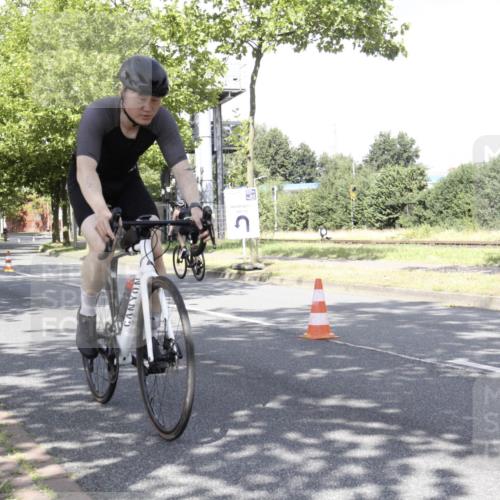 11.08.2024 - GEWOBA Citytriathlon Bremen H.Heesch http://msf.ph/oto/6769809 11.08.2024 11:52:26 Radfahren 745, 762, 794, 818, 889, 945, 953, 971, 1017 meine-sportfotos.de