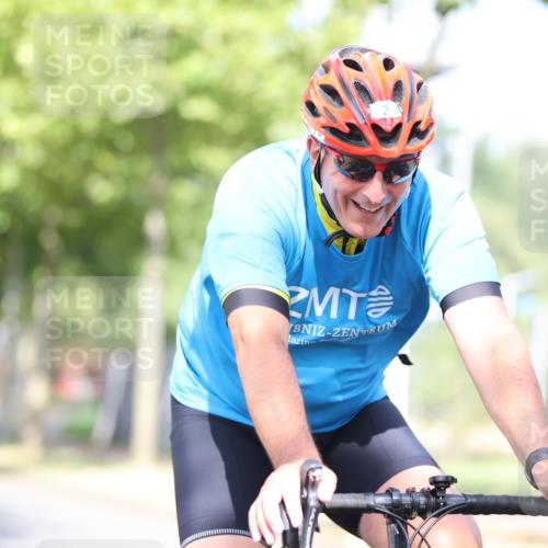 11.08.2024 - GEWOBA Citytriathlon Bremen H.Heesch http://msf.ph/oto/6769813 11.08.2024 10:43:32 Radfahren 2, 6, 17, 108 meine-sportfotos.de