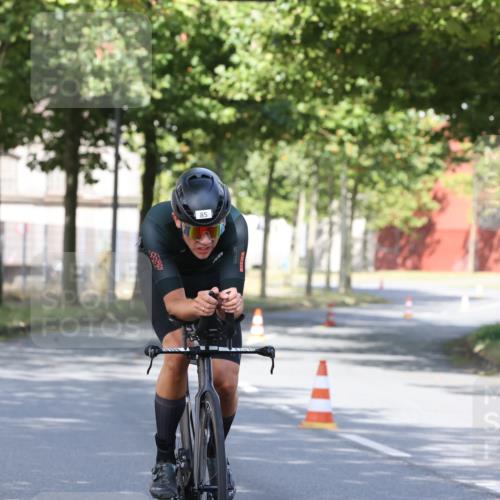 11.08.2024 - GEWOBA Citytriathlon Bremen H.Heesch http://msf.ph/oto/6769817 11.08.2024 10:33:16 Radfahren 46, 85 meine-sportfotos.de