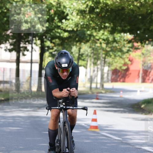 11.08.2024 - GEWOBA Citytriathlon Bremen H.Heesch http://msf.ph/oto/6769818 11.08.2024 10:33:16 Radfahren 46, 85 meine-sportfotos.de