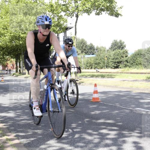 11.08.2024 - GEWOBA Citytriathlon Bremen H.Heesch http://msf.ph/oto/6769844 11.08.2024 11:53:42 Radfahren 751, 788, 844, 940, 1009 meine-sportfotos.de