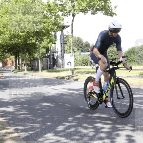 11.08.2024 - GEWOBA Citytriathlon Bremen H.Heesch http://msf.ph/oto/6769854 11.08.2024 11:53:46 Radfahren 751, 940, 1000, 1009 meine-sportfotos.de