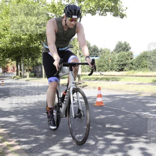 11.08.2024 - GEWOBA Citytriathlon Bremen H.Heesch http://msf.ph/oto/6769871 11.08.2024 11:54:27 Radfahren 840, 856, 898, 961, 1011 meine-sportfotos.de