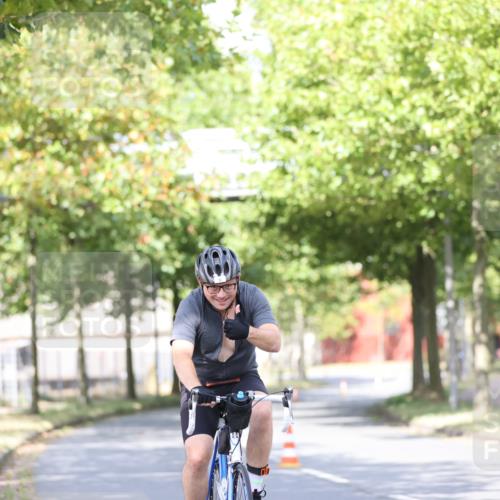 11.08.2024 - GEWOBA Citytriathlon Bremen H.Heesch http://msf.ph/oto/6769899 11.08.2024 10:43:40 Radfahren 2, 6, 108 meine-sportfotos.de