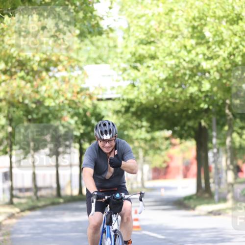 11.08.2024 - GEWOBA Citytriathlon Bremen H.Heesch http://msf.ph/oto/6769903 11.08.2024 10:43:40 Radfahren 2, 6, 108 meine-sportfotos.de