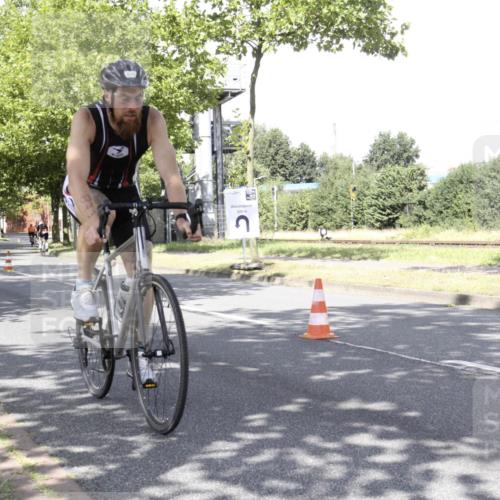 11.08.2024 - GEWOBA Citytriathlon Bremen H.Heesch http://msf.ph/oto/6769910 11.08.2024 11:55:44 Radfahren 769, 823, 879 meine-sportfotos.de