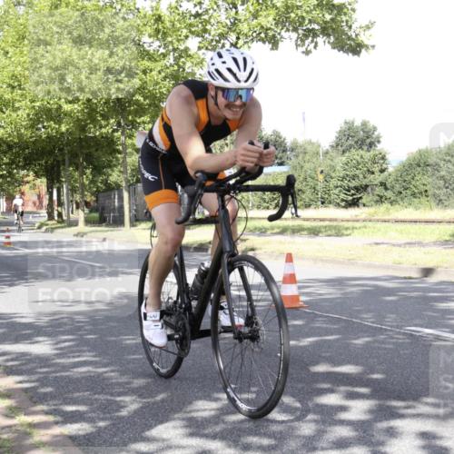 11.08.2024 - GEWOBA Citytriathlon Bremen H.Heesch http://msf.ph/oto/6769912 11.08.2024 11:55:51 Radfahren 769, 823, 879 meine-sportfotos.de