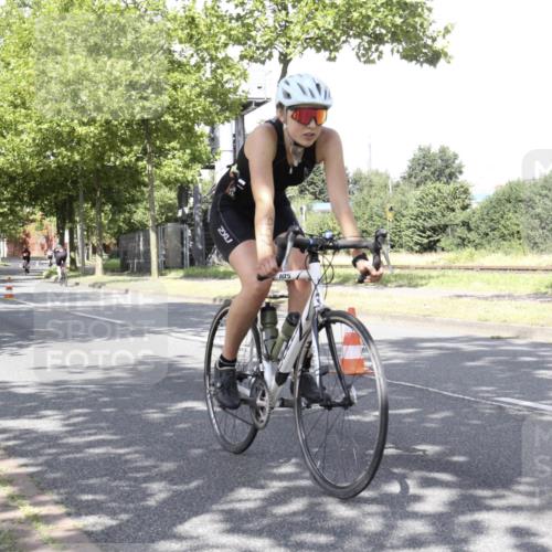 11.08.2024 - GEWOBA Citytriathlon Bremen H.Heesch http://msf.ph/oto/6769920 11.08.2024 11:56:11 Radfahren 790, 825, 989, 991, 1036 meine-sportfotos.de
