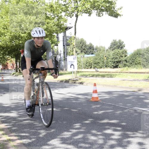 11.08.2024 - GEWOBA Citytriathlon Bremen H.Heesch http://msf.ph/oto/6769931 11.08.2024 11:56:17 Radfahren 790, 825, 989, 991, 1036 meine-sportfotos.de