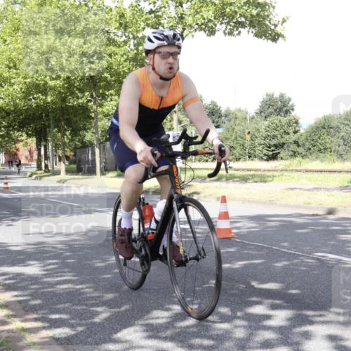 11.08.2024 - GEWOBA Citytriathlon Bremen H.Heesch http://msf.ph/oto/6769950 11.08.2024 11:56:43 Radfahren 782, 791, 807, 820, 821, 874, 930 meine-sportfotos.de