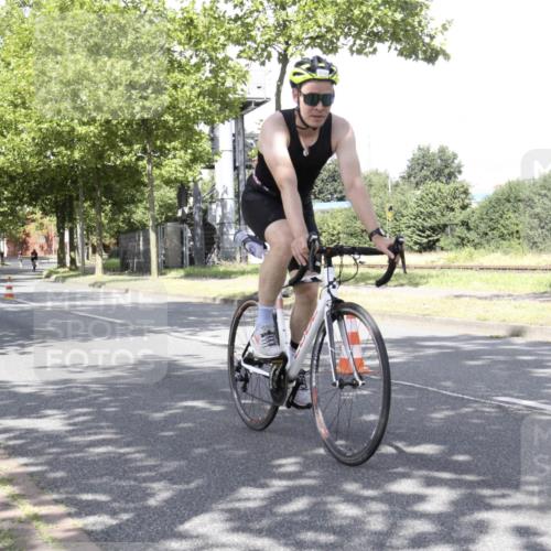 11.08.2024 - GEWOBA Citytriathlon Bremen H.Heesch http://msf.ph/oto/6769953 11.08.2024 11:56:45 Radfahren 782, 791, 807, 820, 821, 930, 990 meine-sportfotos.de