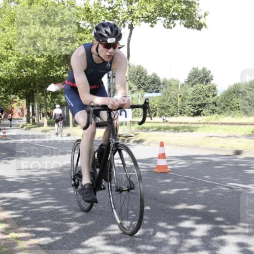 11.08.2024 - GEWOBA Citytriathlon Bremen H.Heesch http://msf.ph/oto/6769956 11.08.2024 11:56:50 Radfahren 791, 807, 820, 821, 858, 990 meine-sportfotos.de