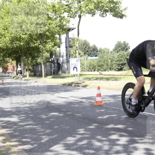 11.08.2024 - GEWOBA Citytriathlon Bremen H.Heesch http://msf.ph/oto/6769958 11.08.2024 11:56:52 Radfahren 791, 820, 821, 858, 990 meine-sportfotos.de