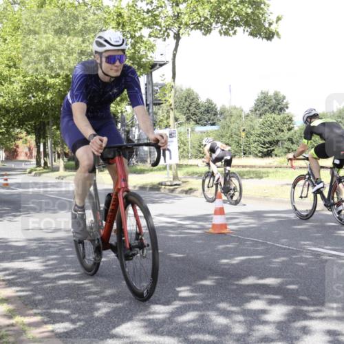 11.08.2024 - GEWOBA Citytriathlon Bremen H.Heesch http://msf.ph/oto/6769983 11.08.2024 11:57:51 Radfahren 744, 767, 852, 857, 952 meine-sportfotos.de