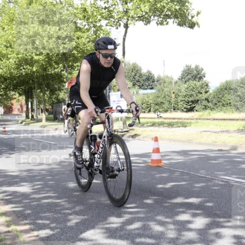 11.08.2024 - GEWOBA Citytriathlon Bremen H.Heesch http://msf.ph/oto/6769986 11.08.2024 11:57:52 Radfahren 744, 767, 852, 857, 952 meine-sportfotos.de