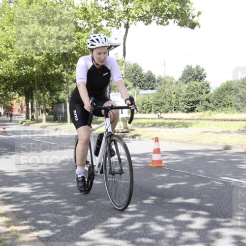 11.08.2024 - GEWOBA Citytriathlon Bremen H.Heesch http://msf.ph/oto/6769991 11.08.2024 11:57:56 Radfahren 744, 767, 852, 857, 952 meine-sportfotos.de