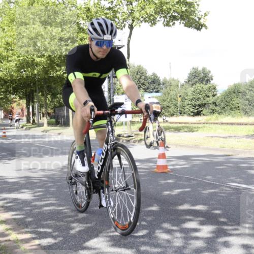 11.08.2024 - GEWOBA Citytriathlon Bremen H.Heesch http://msf.ph/oto/6770009 11.08.2024 11:58:38 Radfahren 771, 786, 1020 meine-sportfotos.de
