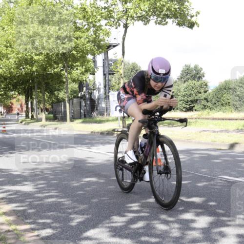 11.08.2024 - GEWOBA Citytriathlon Bremen H.Heesch http://msf.ph/oto/6770020 11.08.2024 11:59:13 Radfahren 758, 925, 965 meine-sportfotos.de
