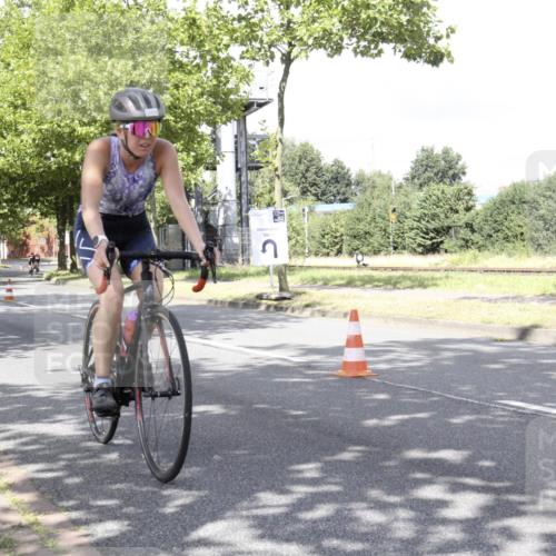 11.08.2024 - GEWOBA Citytriathlon Bremen H.Heesch http://msf.ph/oto/6770042 11.08.2024 11:59:35 Radfahren 758, 780, 834, 835, 859, 890, 925 meine-sportfotos.de