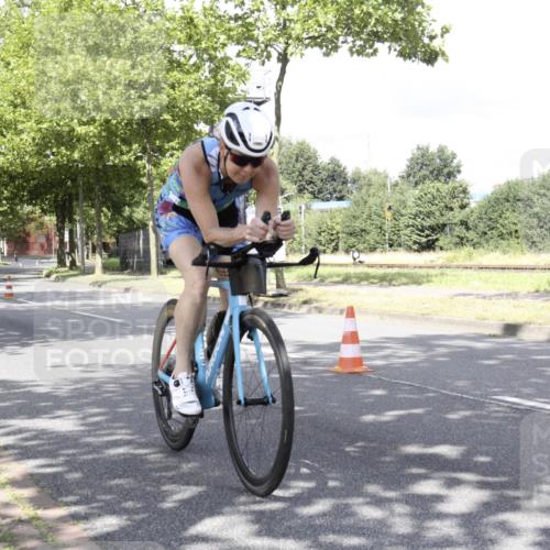 11.08.2024 - GEWOBA Citytriathlon Bremen H.Heesch http://msf.ph/oto/6770052 11.08.2024 12:00:02 Radfahren 846, 1033 meine-sportfotos.de