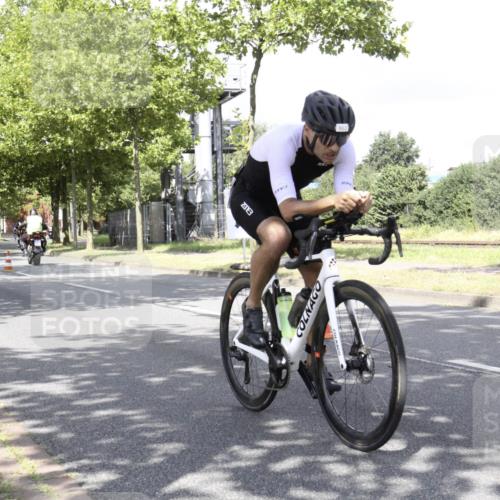 11.08.2024 - GEWOBA Citytriathlon Bremen H.Heesch http://msf.ph/oto/6770074 11.08.2024 12:00:51 Radfahren 756, 833, 861, 868, 916, 995 meine-sportfotos.de