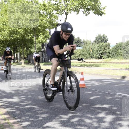 11.08.2024 - GEWOBA Citytriathlon Bremen H.Heesch http://msf.ph/oto/6770090 11.08.2024 12:00:57 Radfahren 833, 861, 868, 914, 916 meine-sportfotos.de