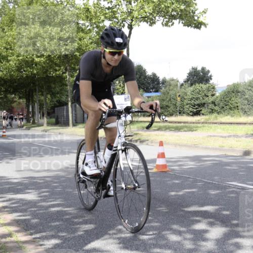 11.08.2024 - GEWOBA Citytriathlon Bremen H.Heesch http://msf.ph/oto/6770102 11.08.2024 12:01:24 Radfahren 746, 819, 827, 877, 1008 meine-sportfotos.de