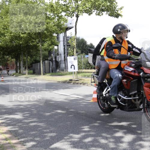 11.08.2024 - GEWOBA Citytriathlon Bremen H.Heesch http://msf.ph/oto/6770104 11.08.2024 12:01:26 Radfahren 746, 763, 819, 827, 877 meine-sportfotos.de