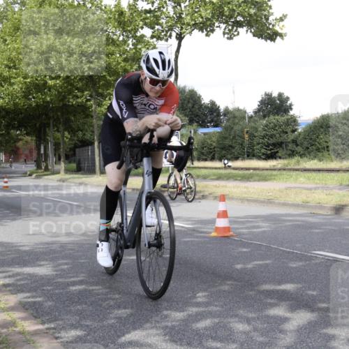 11.08.2024 - GEWOBA Citytriathlon Bremen H.Heesch http://msf.ph/oto/6770112 11.08.2024 12:01:33 Radfahren 746, 763, 800, 819, 827, 877 meine-sportfotos.de