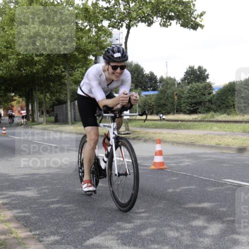11.08.2024 - GEWOBA Citytriathlon Bremen H.Heesch http://msf.ph/oto/6770131 11.08.2024 12:01:49 Radfahren 763, 800, 827, 871 meine-sportfotos.de