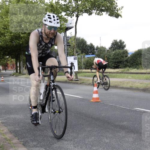 11.08.2024 - GEWOBA Citytriathlon Bremen H.Heesch http://msf.ph/oto/6770134 11.08.2024 12:02:00 Radfahren 770, 871, 956, 973, 980 meine-sportfotos.de