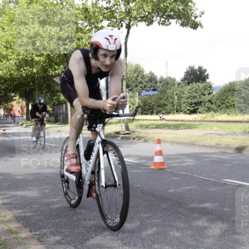 11.08.2024 - GEWOBA Citytriathlon Bremen H.Heesch http://msf.ph/oto/6770149 11.08.2024 12:02:24 Radfahren 855, 873, 900, 926, 956, 996 meine-sportfotos.de