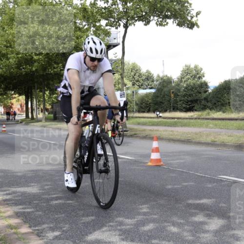 11.08.2024 - GEWOBA Citytriathlon Bremen H.Heesch http://msf.ph/oto/6770167 11.08.2024 12:02:37 Radfahren 759, 836, 855, 873, 900, 926, 974, 996 meine-sportfotos.de