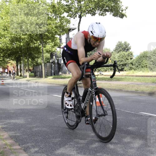 11.08.2024 - GEWOBA Citytriathlon Bremen H.Heesch http://msf.ph/oto/6770174 11.08.2024 12:02:50 Radfahren 759, 836, 845, 927, 933, 954, 974 meine-sportfotos.de