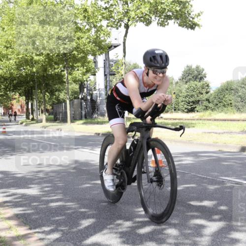 11.08.2024 - GEWOBA Citytriathlon Bremen H.Heesch http://msf.ph/oto/6770185 11.08.2024 12:03:13 Radfahren 845, 936, 942, 1024, 1029, 1030, 1040 meine-sportfotos.de